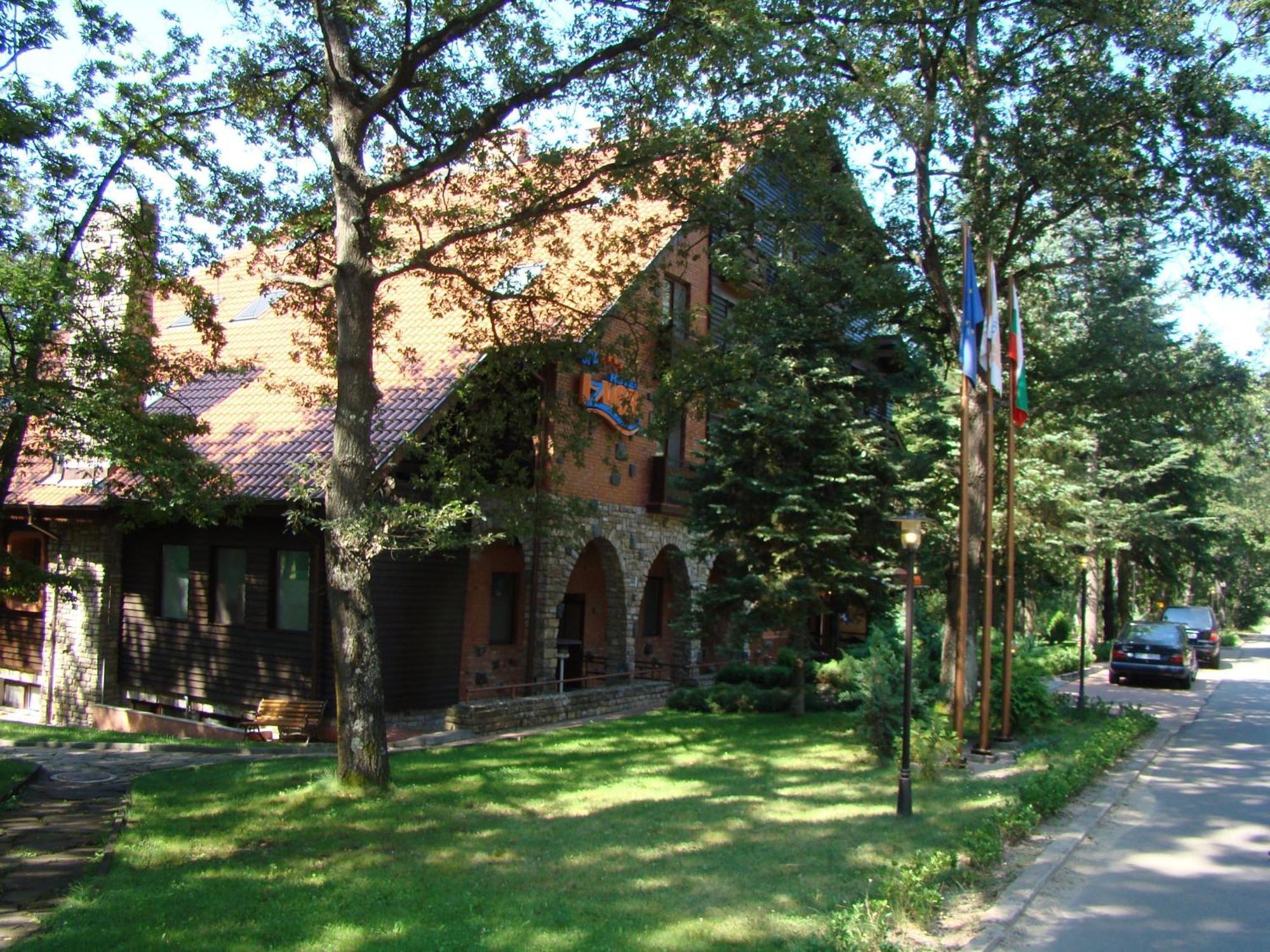 Hotel Izvor Starozagorski Bani Exterior photo
