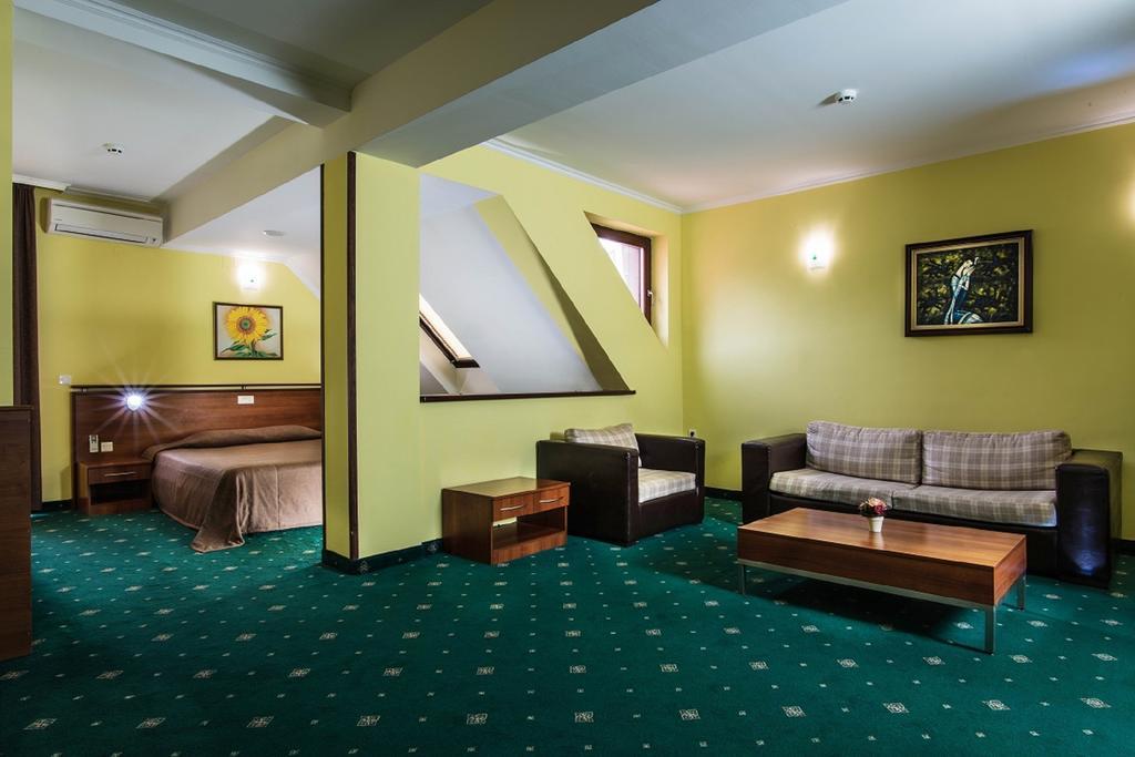 Hotel Izvor Starozagorski Bani Exterior photo